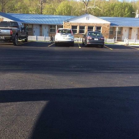 Scenic River Inn Motel Wartburg エクステリア 写真